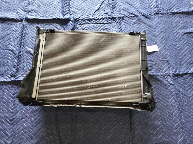2020-2023 Mercedes GLC 300 Engine Radiator Cooling Fan Pack 2.0L RWD 22k OEM