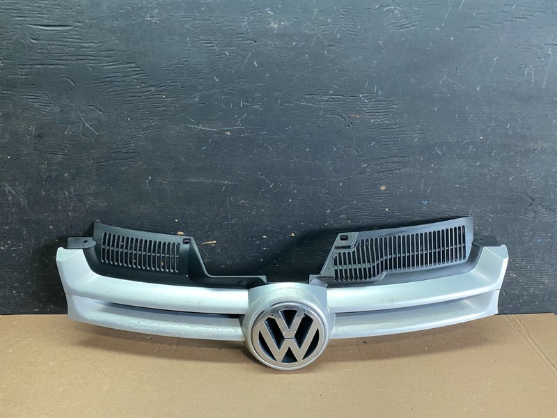 2004 to 2009 Volkswagen Golf MK5 Front Bumper Grill Grille 1k0853655 P5881 DG
