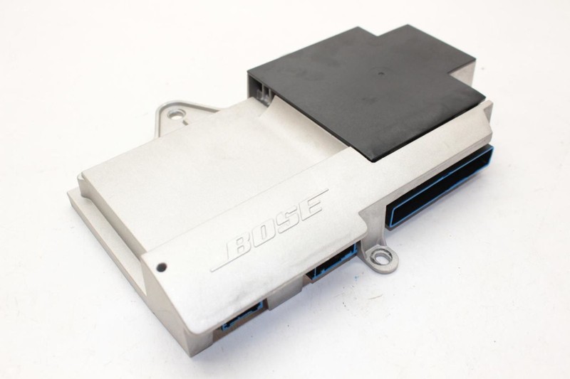 10-13 Porsche Panamera Bose Radio Amplifier 97064545132