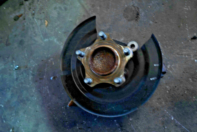 2020 - 2025 NISSAN SENTRA REAR RIGHT PASSENGER SIDE SPINDLE KNUCKLE & HUB OEM