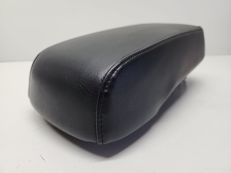 06 - 2010 HUMMER H3 OEM BLACK LEATHER FRONT CENTER CONSOLE ARMREST