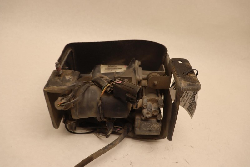 2007-2014 GMC YUKON 4WD AIR SUSPENSION COMPRESSOR PUMP OEM