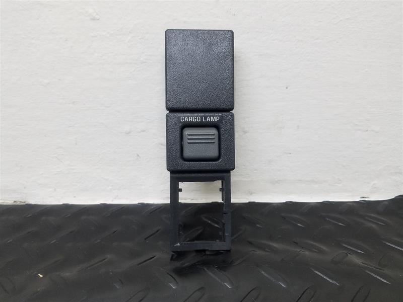 95-99 Chevrolet Tahoe Dash Cargo Lamp OEM 1568702