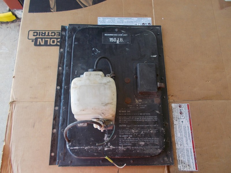 KW Kenworth? K114-2 70 oz w/ Door Attached *FREE SHIPPING*