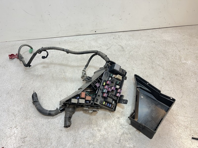 2015 Subaru Impreza 2.0L Engine Compartment Fuse Box Relays