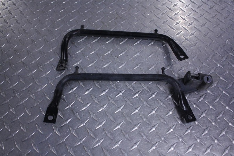 2004 SUZUKI GSX 600 F KATANA SIDE UNDERTAIL BRACKETS BARS RAILS PAIR GSX600 04