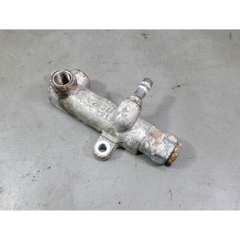 Damaged 2000-2003 BMW S62 5.0L E39 M5 Z8 VANOS Oil Distribution Block OEM