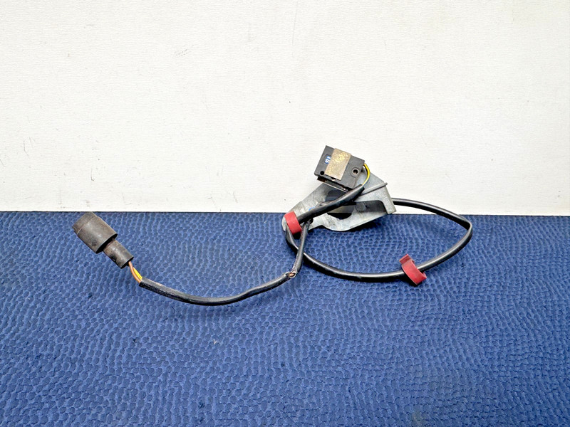 78–93 BMW E28 E30 M3 M5 Left or Right Door Central Lock Micro Switch Bracket OEM
