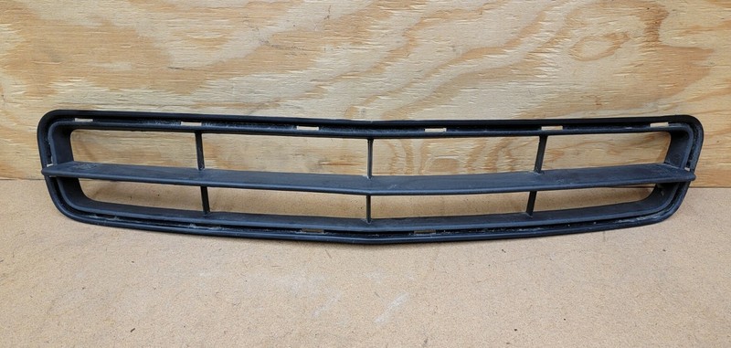 2008 - 2012 Chevrolet Malibu Front Bumper Center Lower Grille OEM