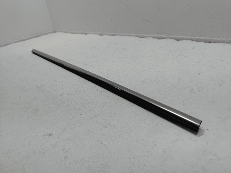 18-2025 VOLKSWAGEN ATLAS FRONT RIGHT PASSENGER SIDE DOOR WINDOW BELT MOLDING OEM