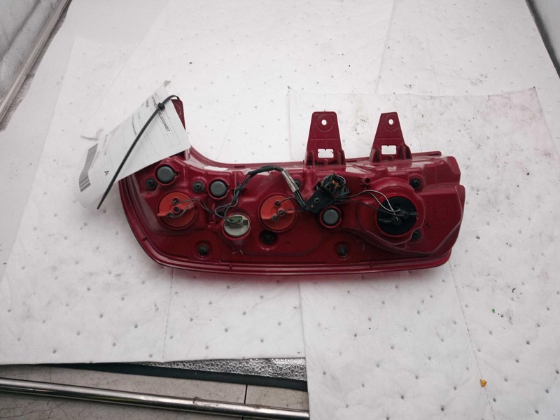 2020 KIA Telluride Right Tail Light Assembly Black Incandescent 670491 Used