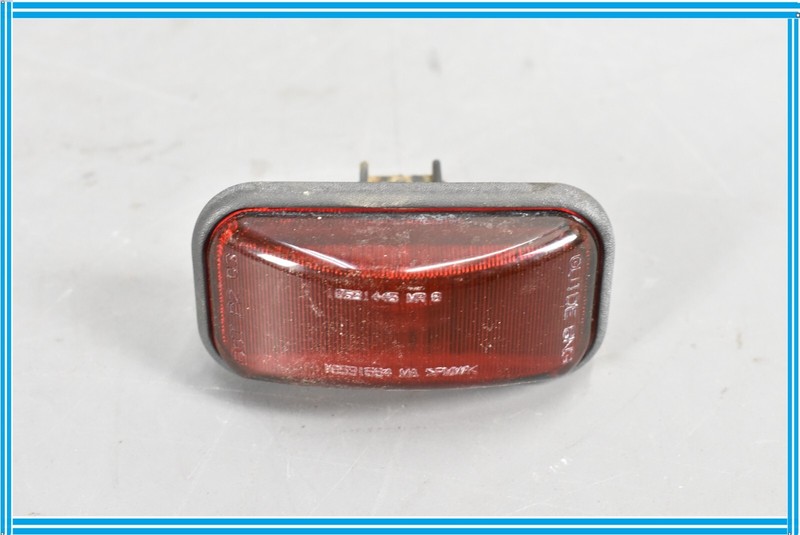 2003 - 2009 HUMMER H2 REAR ROOF CENTER MARKER RED LIGHT LAMP OEM 15104595