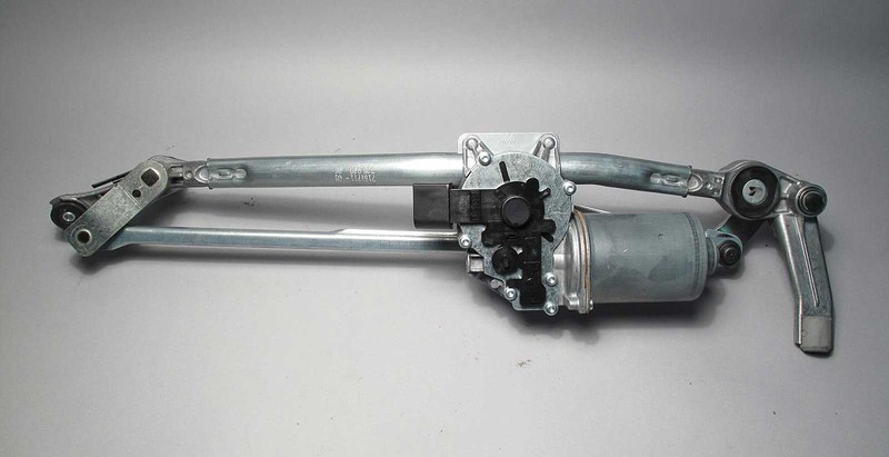 BMW E9x 3-Series Windshield Wiper Linkage w Drive Motor 2006-2013 OEM E90 E92