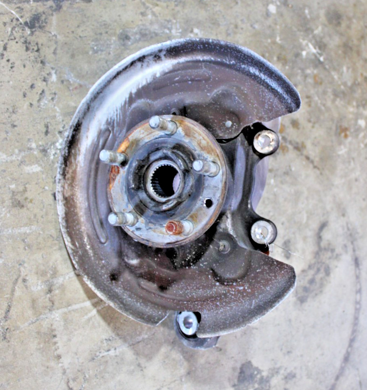 2012-2019 Range Rover Evoque Left Rear Spindle Knuckle W/Hub Assembly OEM