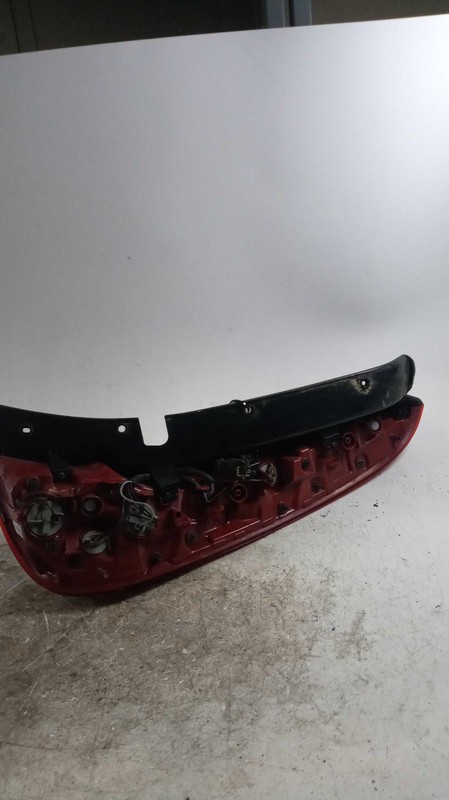 2021 KIA Soul Left Tail Light Assembly RED OEM Used 73K Miles NJ25-16739-422501
