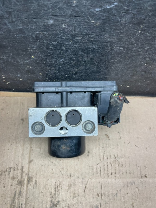 2006 - 2007 Mercedes C280ABS Anti Lock Brake Pump Module T7549 DG