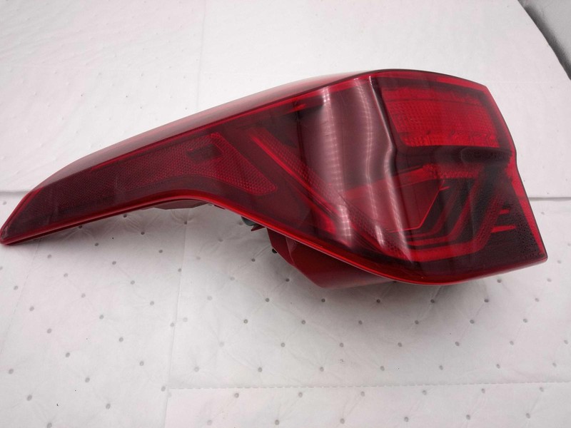Used Left Tail Light Assembly fits: 2021 Kia Seltos quarter panel mounted incand