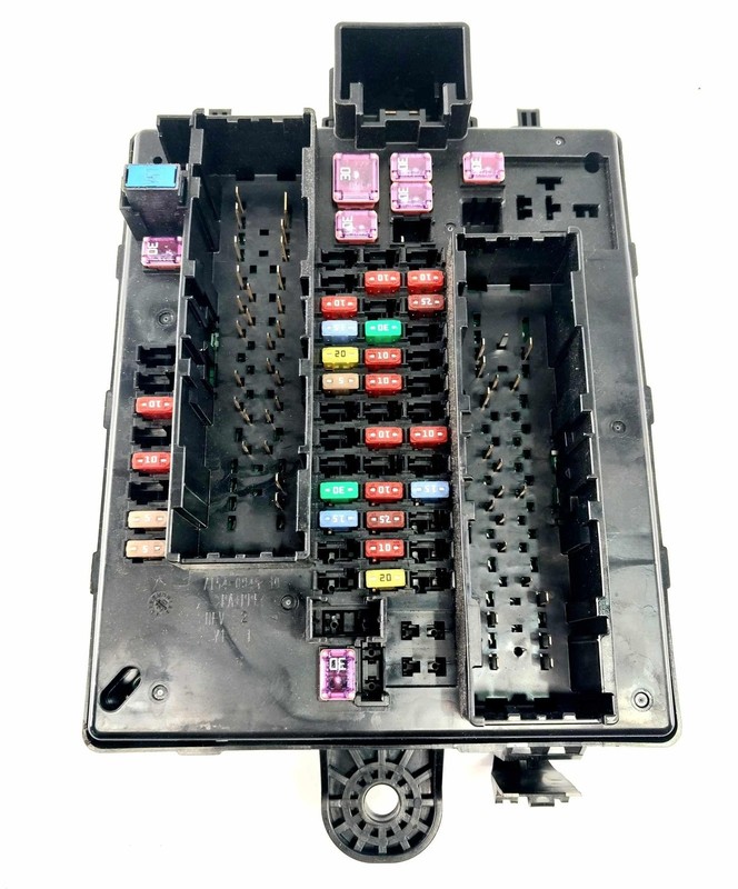 2020-2024 Chevy Traverse Lt Junction Block Relay Fuse Box Under Dash 84604297