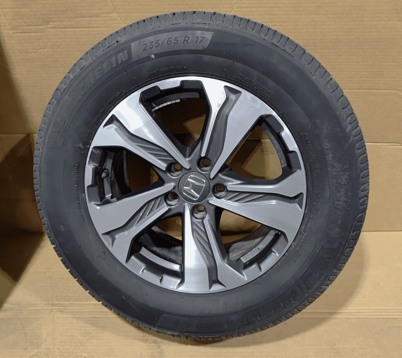 2017-2022 Honda CR-V Wheel Rim w/Tires R17 235/65 OEM