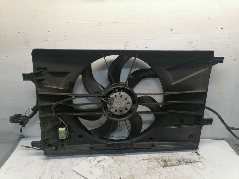 Radiator Fan Motor Fan Assembly Fits 12-17 VERANO 1563270