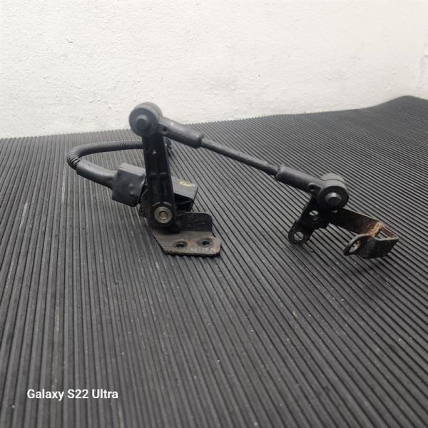 03-09 Hummer H2 Right Passenger Ride Hieght Sensor OEM 15124929