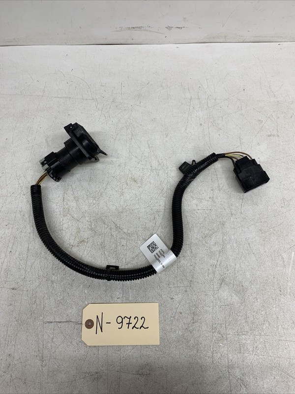 20-23 Tesla Model Y Trailer Jumper Tow Towing Hitch Cable 1534249-00-A 9722 B131