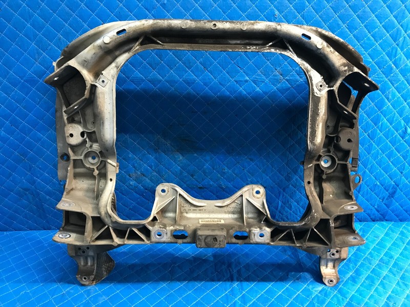 00-06 Mercedes CL500 Front Engine Subframe Crossmember OEM A2206280757