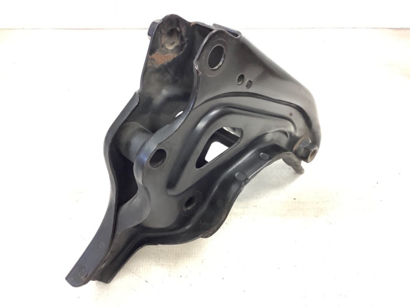 88-91 Prelude Rear Engine Motor Transmission Mounting T Bracket Stay Used OEM