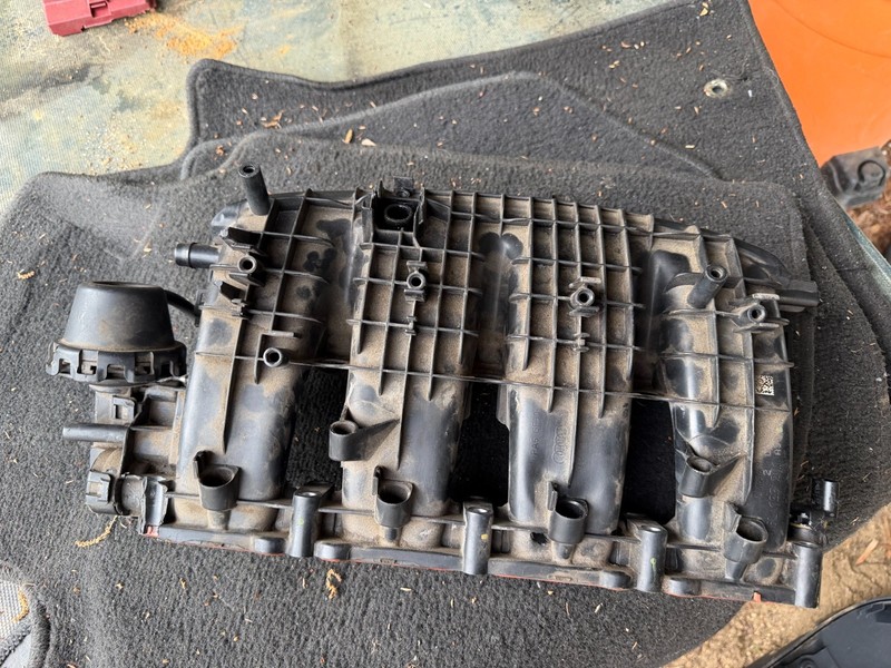 13-18 VOLKSWAGEN JETTA BEETLE GOLF PASSAT 1.8 2.0 INTAKE MANIFOLD
