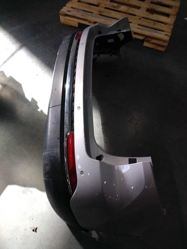 2023 Jeep Grand Cherokee Silver Bumper Assembly OEM Used, Scratches, 67K Miles