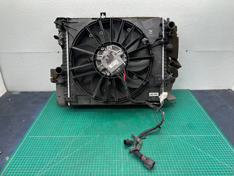 13-15 JAGUAR XF 3.0L ENGINE COOLING RADIATOR / A/C CONDENSER / FAN MOTOR SET OEM