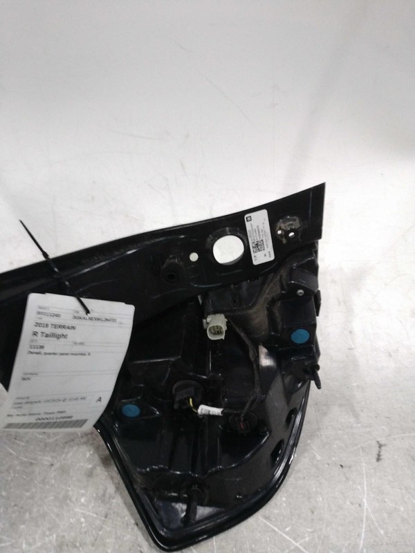 2019 GMC Terrain Right Tail Light Assembly OEM Used 141K Miles - SUV