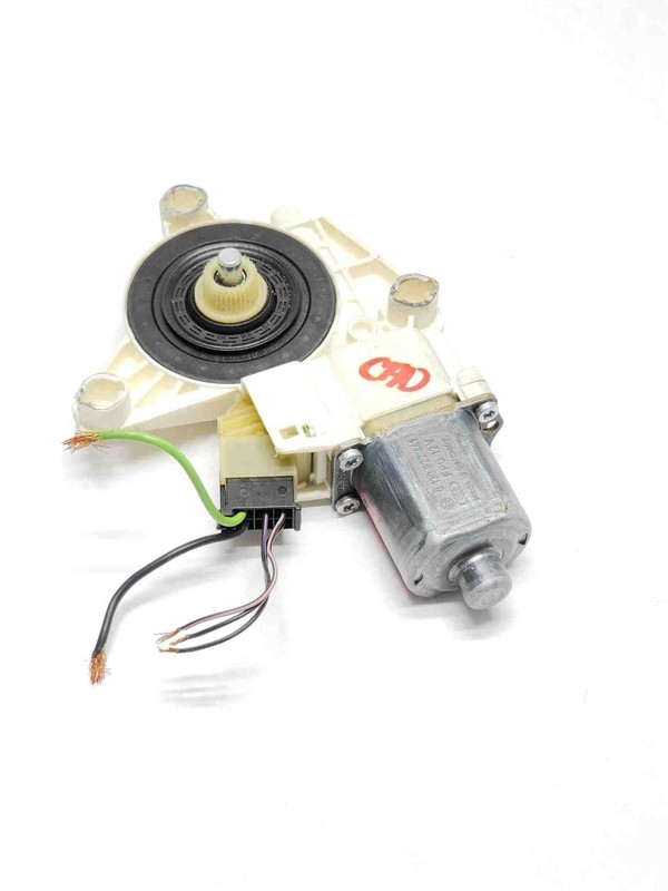 2008 Mercedes C350 Front LH Driver Side Door Window Regulator Motor 2048200142