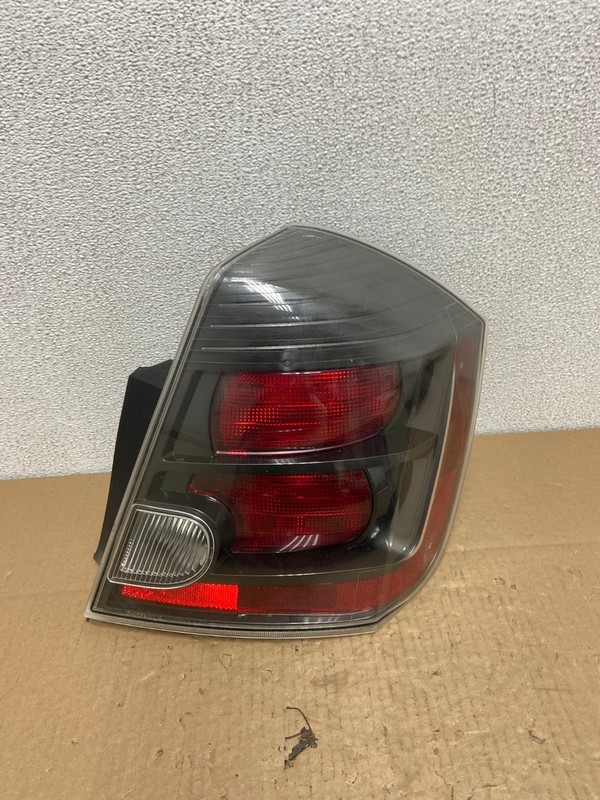 2007 to 2012 Nissan Sentra Right Passenger Rh Black Tail Light Oem AB6281 LK