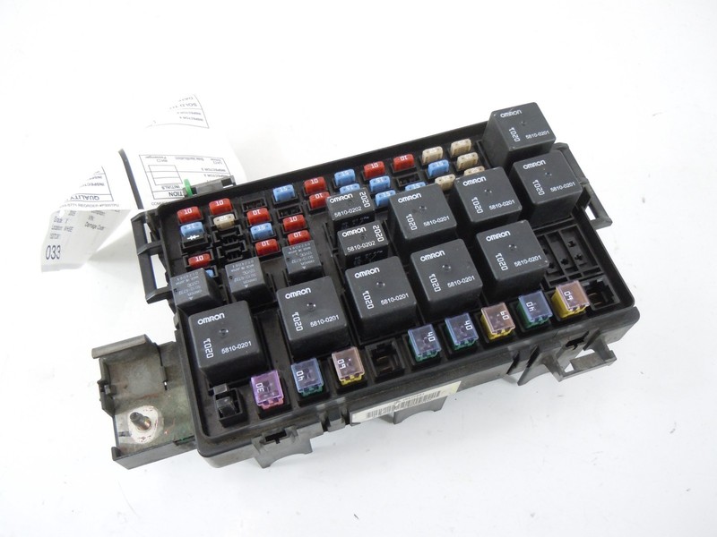 2005 05 Saturn Relay Engine Relay Fuse Box OEM 15272381