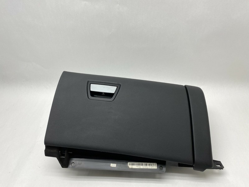 14-17 MASERATI GHIBLI GLOVE COMPARTMENT BOX OEM BLACK