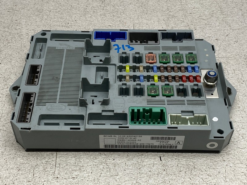 2013-2015 JAGUAR XF REAR TRUNK SMART JUNCTION FUSE BOX OEM LOT713