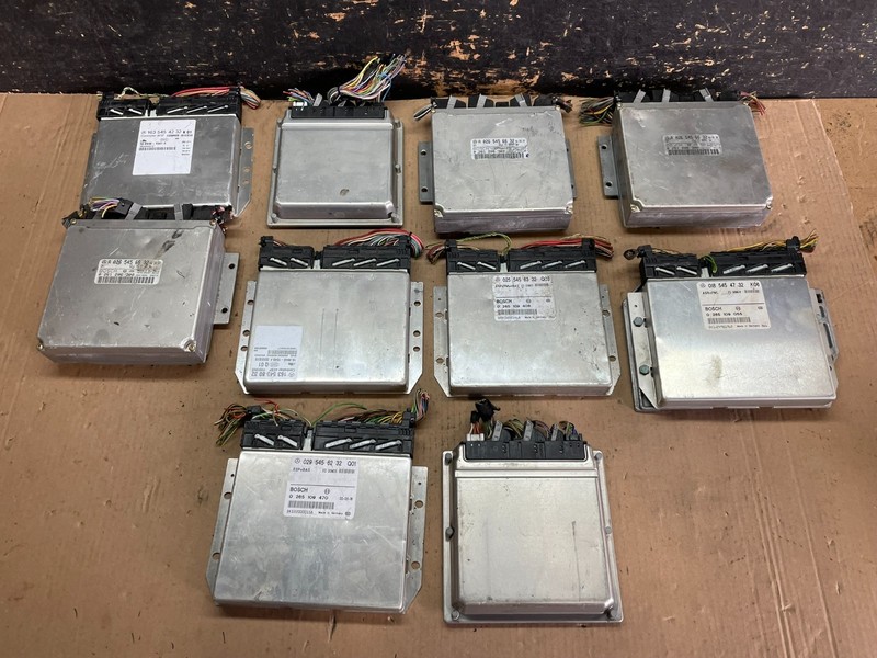 Mix of 10 Mercedes ECM Engine Computer Module AA2087