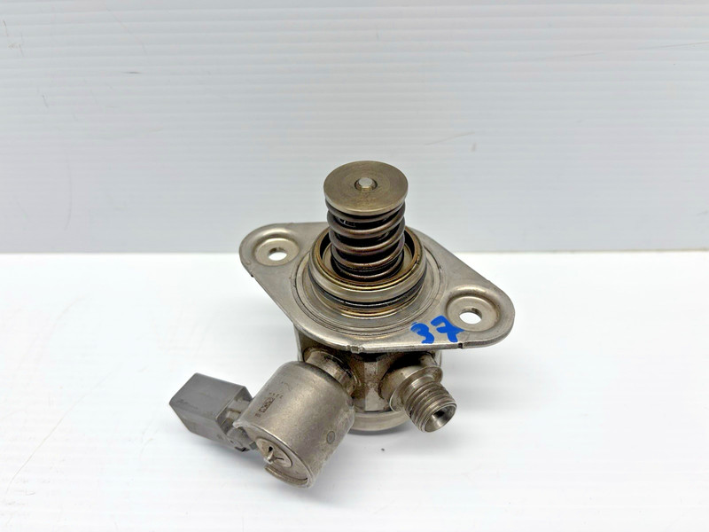 10-14 OEM BMW E70 F02 F10 F12 X5 X5M Engine N63 S63 HPFP High Pressure Fuel Pump
