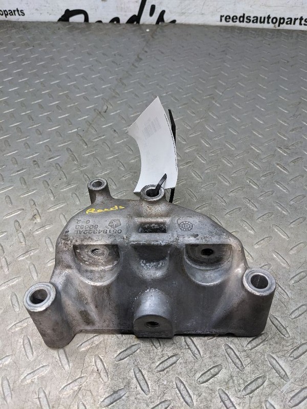 Motor Mount Bracket For 11-13 Dodge Journey 3.6 05184322AE 1176460