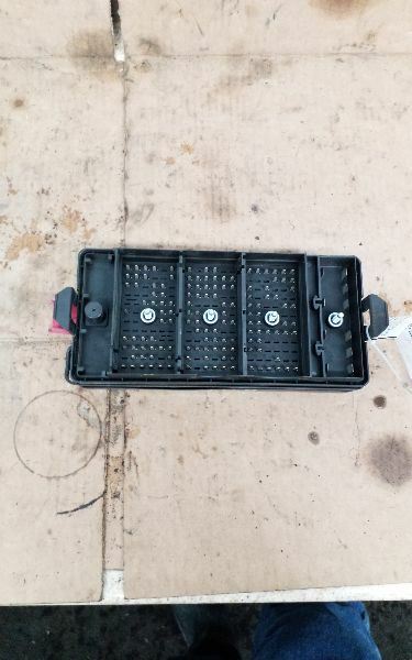 Fuse Box Engine Fits 04-05 FREESTAR 214517