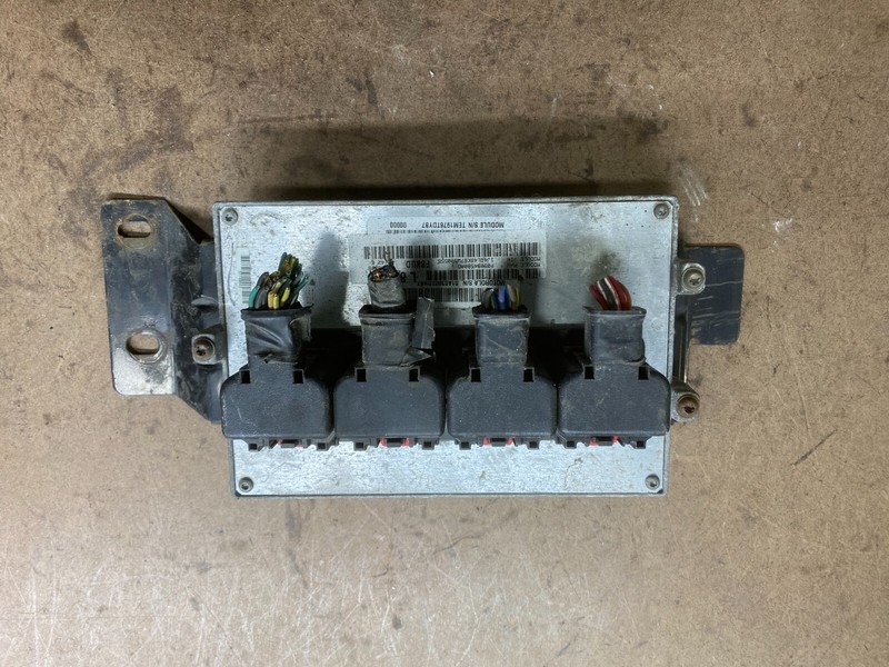 2007 Jeep Liberty Dodge Nitro 3.7L Engine Control p05094580ad j5453 DG