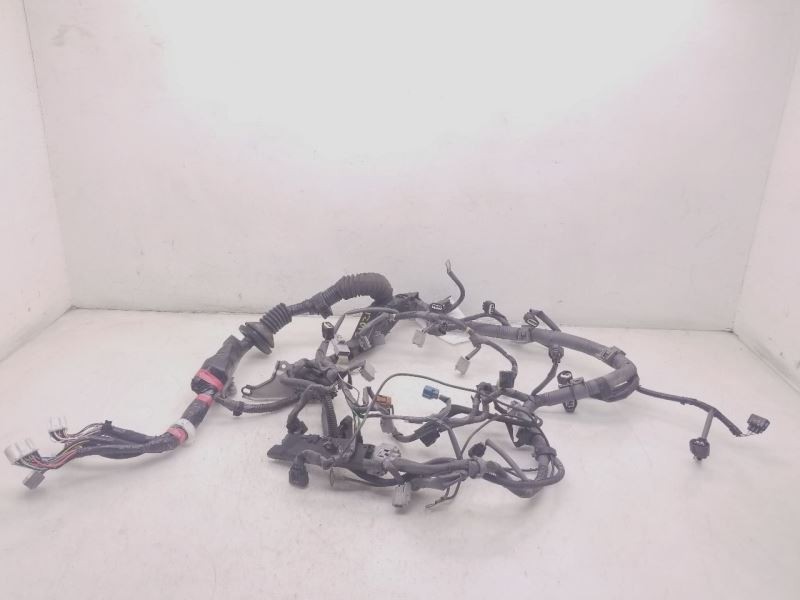 01 02 03 TOYOTA SIENNA CE FWD ENGINE WIRE HARNESS 82121-08050