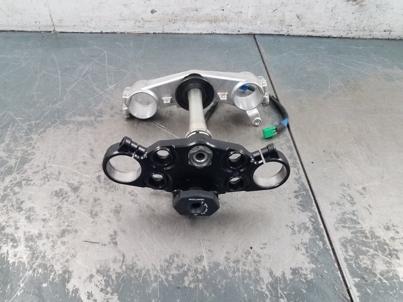 2023 22 23 24 Suzuki Hayabusa Triple Tree / Ignition - No Key #1328 F3