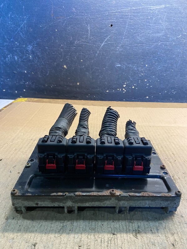2010 Dodge Caravan Town & Country Engine Computer ECU OEM z0836 DG