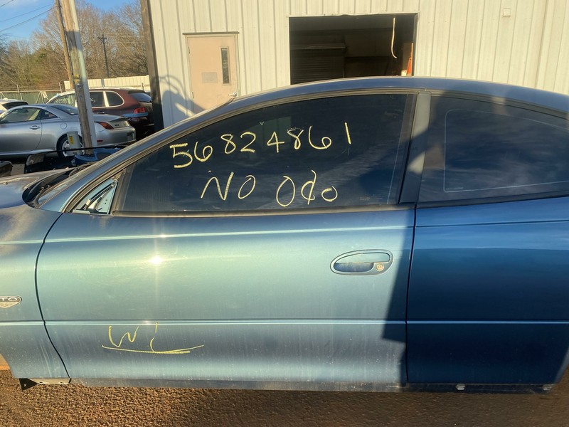 04-06 PONTIAC GTO 5.7L LEFT DRIVER SIDE DOOR ASSEMBLY OEM