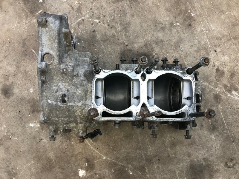 Yamaha Snowmobile Venture Vmax 500 600 Twin Crankcase 2800 miles 8CR-15100-01-00