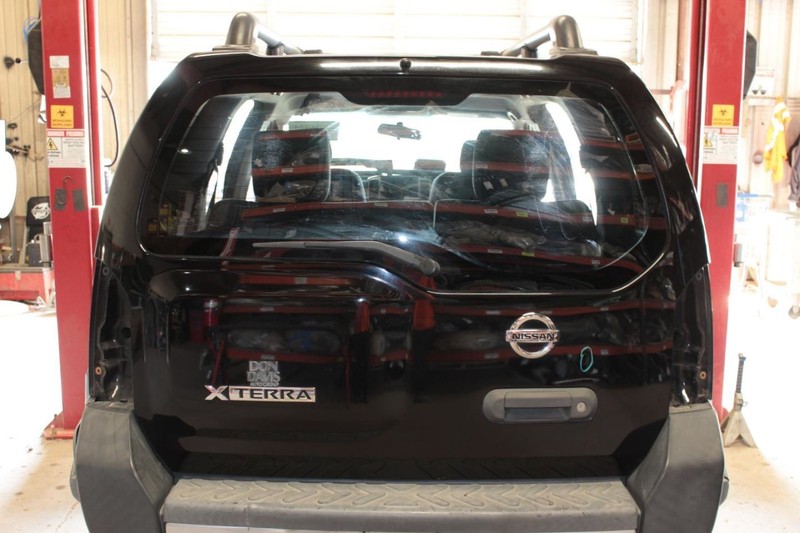 05-15 Nissan XTERRA 4.0L Black Rear Tailgate Assembly