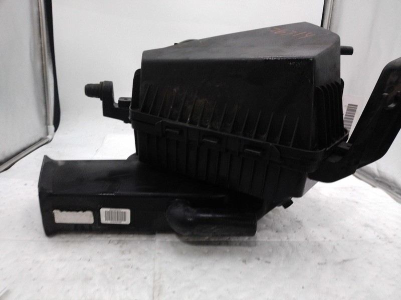Used Air Cleaner Assembly fits: 2009 Cadillac Cts 3.6 Grade B
