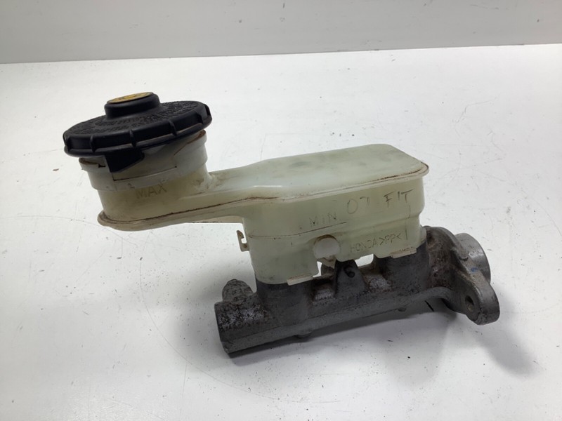 07-08 Honda FIT Bracket Master 46100-SLN-A01 OEM